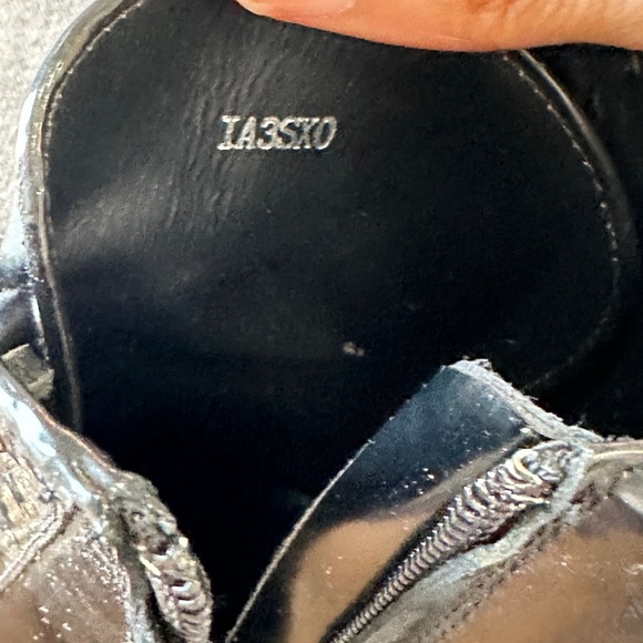 Authentic Louis Vuitton patent Winter Star Trail Ankle boots size 6 - Picture 4 of 5